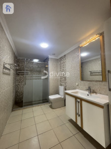 Corner Apartment Image 9