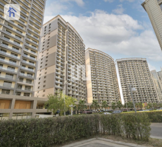 Modern 1 Bedroom Apartment in Empire Pearl Towers Image 3