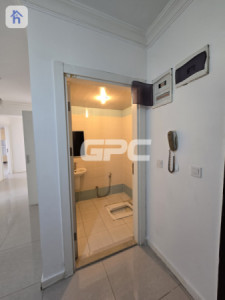 Modern Apartment with 3 Bedrooms Image 8