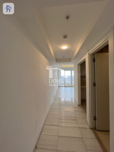 Luxurious 3-Bedroom Flat with Stunning Views Image 5