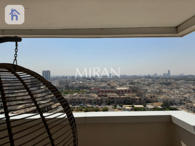 Luxurious Apartment in Star Towers image 7