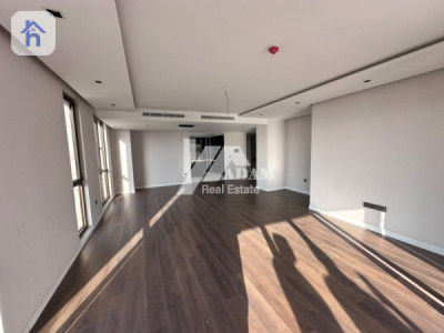 Luxurious 4-Bedroom Apartment on High Floor image 23
