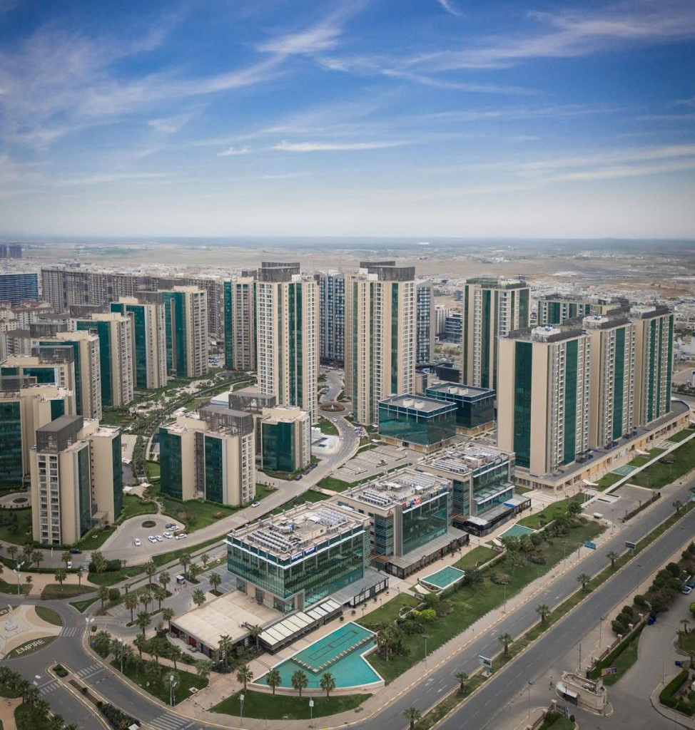 One-Bedroom Apartment in Empire Wings Image 10