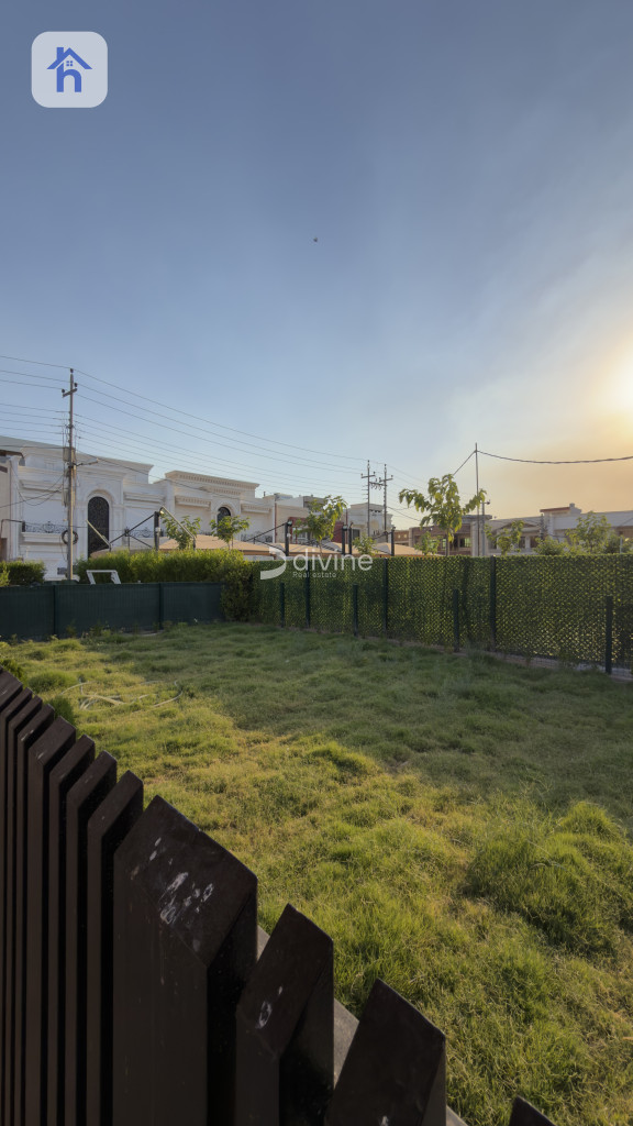 Spacious Home with Six Bedrooms Resim 2