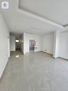 Modern Family Home with Multiple Rooms Resim 5
