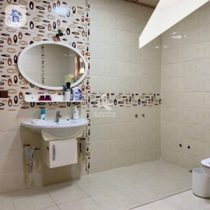 Three Floor House Image 6