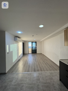 Spacious Apartment with Stunning View Image 3