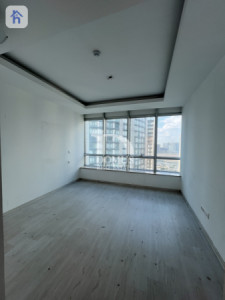 Luxurious 3-Bedroom Flat with Stunning Views Image 3