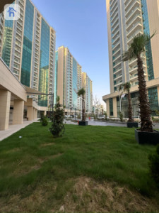 Modern 2-Bedroom Apartment in Empire Square image 1