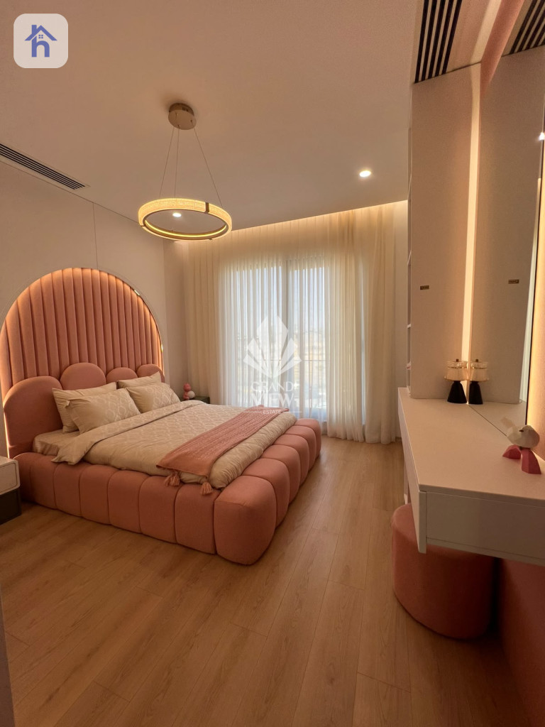 Spacious Family Home in Asco Village Image 9