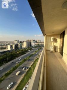 شوقەیەکی مۆدێرن بۆ یەک ژووری نوستن لە تاوەرەکانی ئیمپایەر پیرڵ وێنە 5