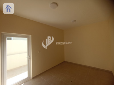 Spacious House with 4 Bedrooms Image 8