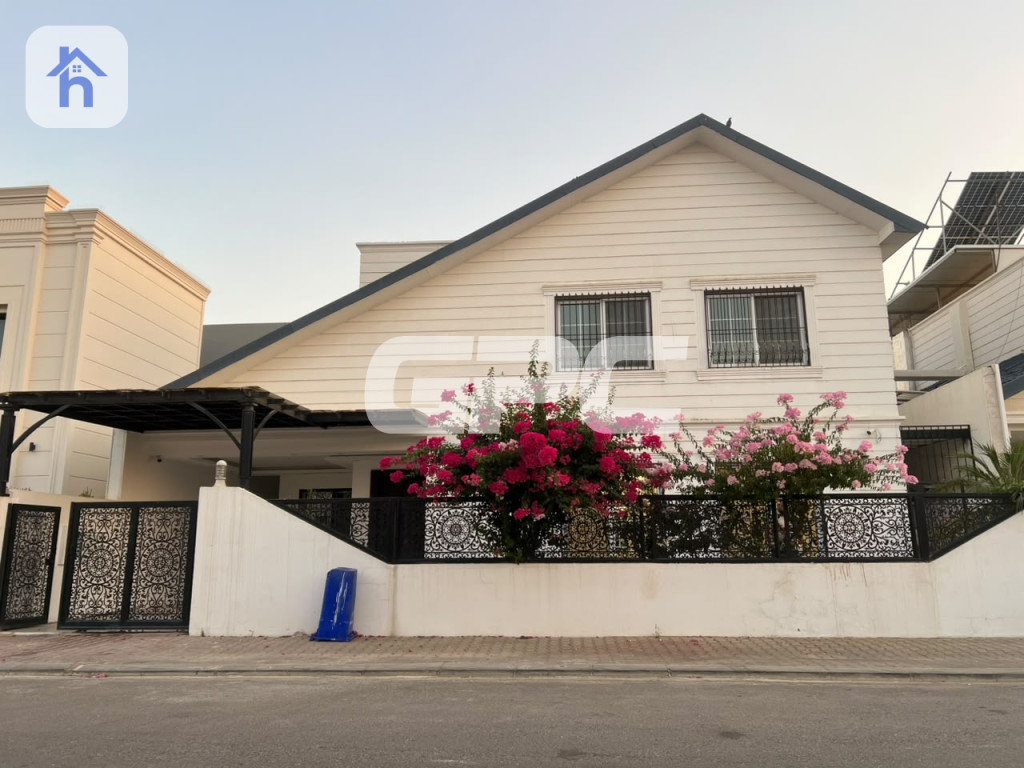 Spacious House, Italian Village 2