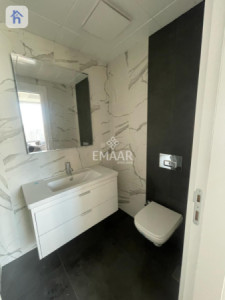 Modern Studio Apartment in Empire Wings Image 7