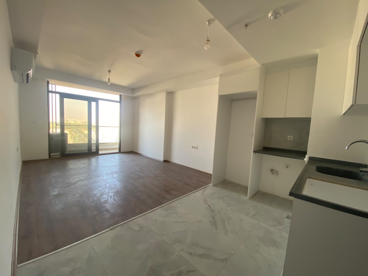 Luxurious Studio Apartment in Empire Pearl Towers