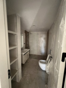 Modern Apartment Image 5