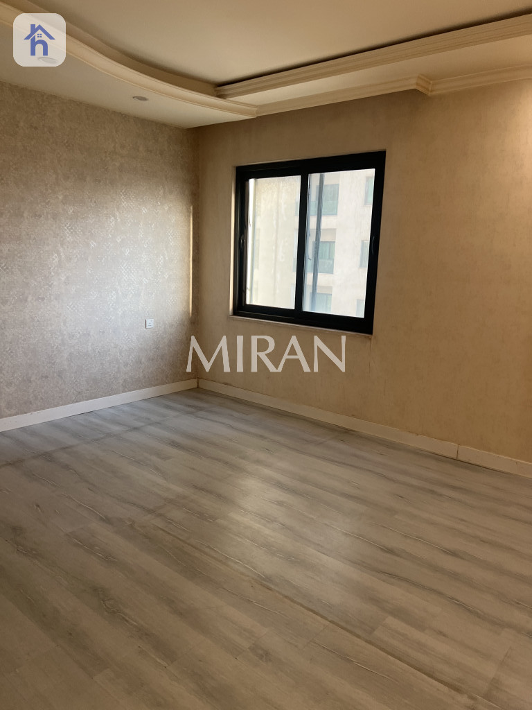 Spacious 3-Bedroom Apartment Image 3