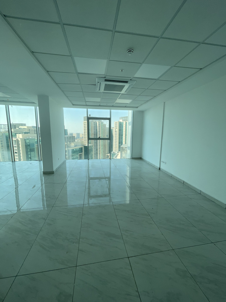 Office (123m²)