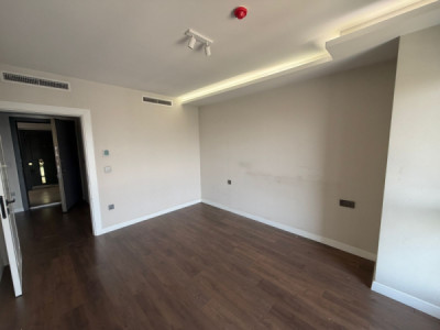 Modern One-Bedroom Apartment with Views image 4