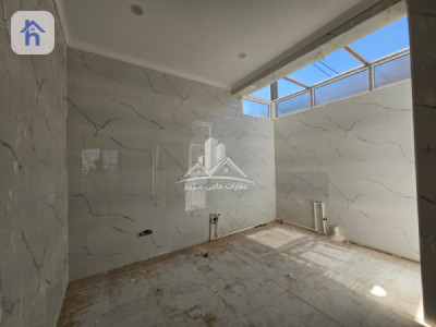 Square House image 11