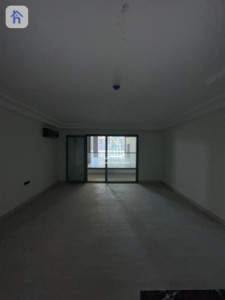 Modern Apartment with 2 Bedrooms image 3