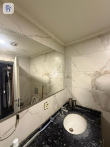 Chic Studio Apartment in Prime Location Image 5