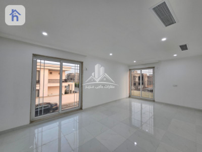 Modern Home with 5 Bedrooms Image 14