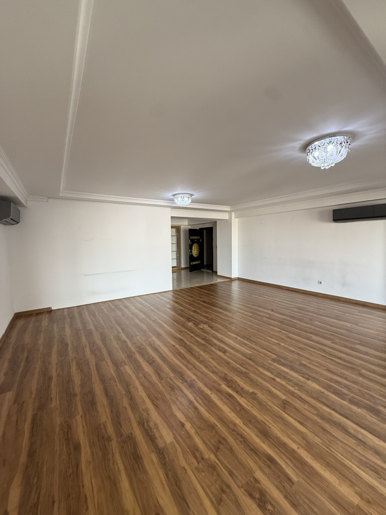 Modern Apartment Resim 2