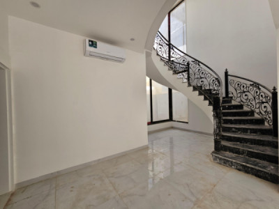 Spacious House with Modern Design Image 7