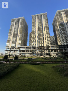 Spacious 2 Bedroom Apartment with Amazing Views image 2