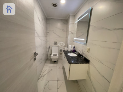 Modern 3-bedroom apartment in Star Towers image 7