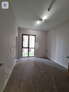 Spacious Apartment with 4 Bedrooms image 2