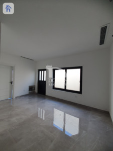 Commercial House (242m²) Image 9