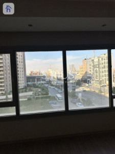 شقة حديثة بثلاث غرف نوم في مدينة جيهان للبيع صورة 4