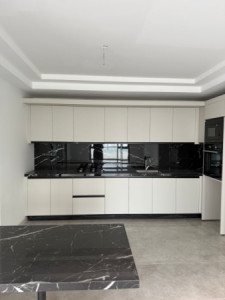 Corner Apartment Image 3