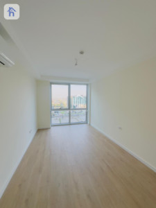 Modern Apartment with Great Views Image 4