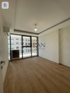 Spacious Apartment with 3 Bedrooms Image 4