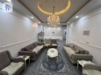 Furnished home with 5 bedrooms Image 3