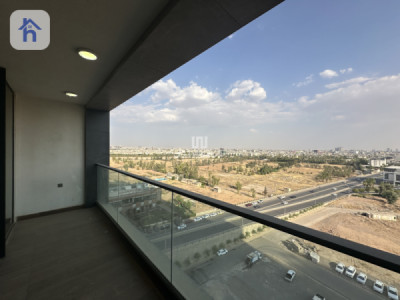 Luxurious 4-Bedroom Apartment Image 16
