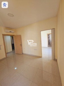 Bright and Spacious 7th Floor Apartment Image 11
