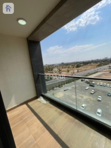 شقة مفروشة بثلاث غرف نوم في سكاي تاورز صورة 16