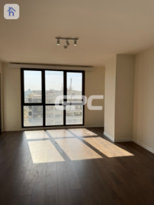 Modern Apartment with City View Image 4