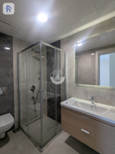 Modern 2-Bedroom Apartment with Stunning Views Image 11