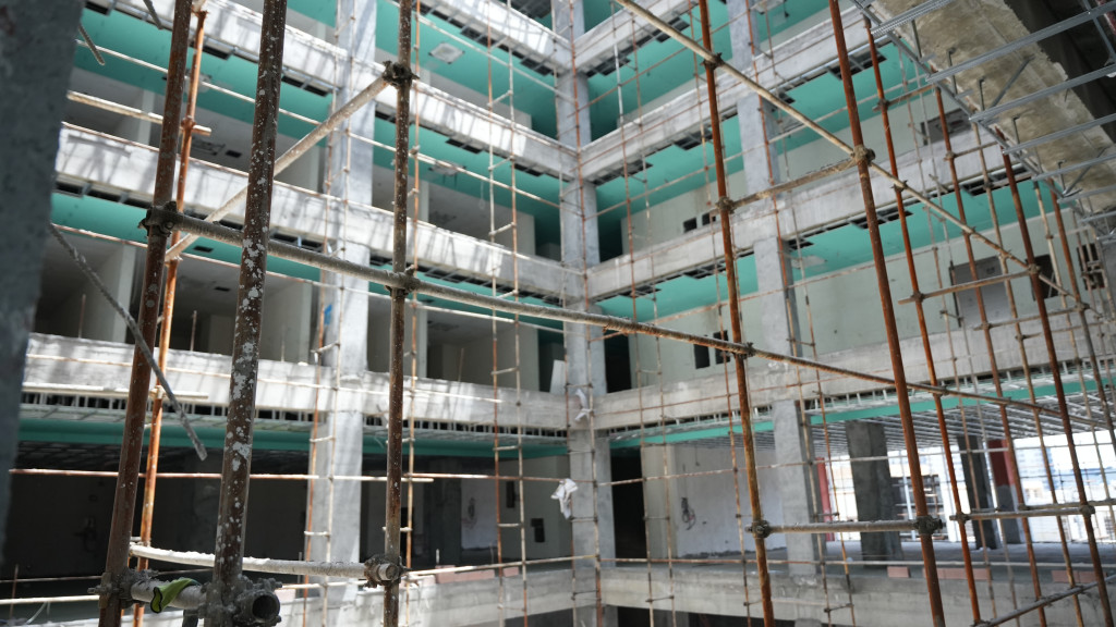 Modern Office in CBC for Sale Image 15