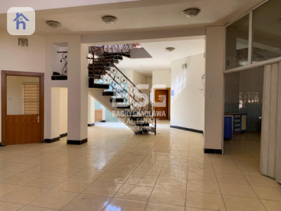 Spacious 7-Bedroom House in Ankawa image 2