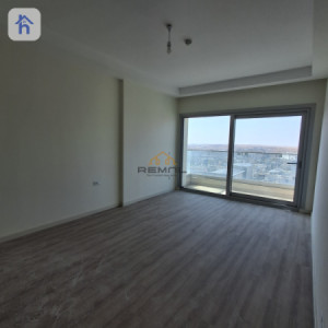 Modern 4 Bedroom Apartment in Empire Square image 5