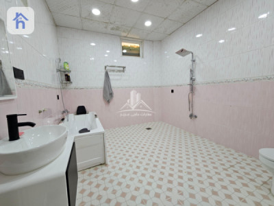 خانوویەکی دوو نهۆمی مۆدێرن بۆ فرۆشتن image 16