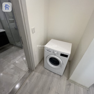 Modern Apartment in Prime Location Resim 6