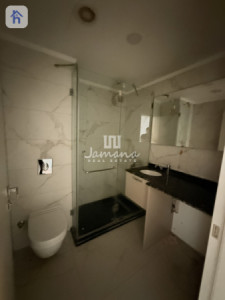Modern Studio Apartment in Prime Location Image 5