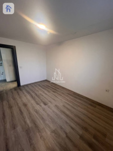 Modern Apartment with Spacious Design Image 3